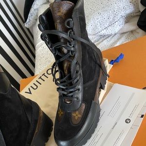 Louis Vuitton- Laureate Platform Desert Boot